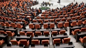 Hasan Bitmez'in vefatı sonrası bütçe görüşmeleri ertelendi