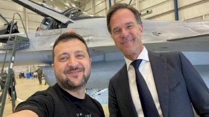 Hollanda, Ukrayna'ya F-16 savaş uçağı gönderecek