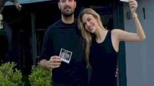 İbrahim Tatlıses'in gelini Yasemin Şefkatli, İdo Tatlıses'in ayaklarına masaj yaptı