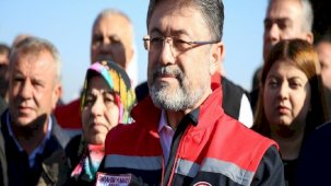 İbrahim Yumaklı: Depremde hayvanlarını kaybeden vatandaşlarımızın kayıplarını karşıladık