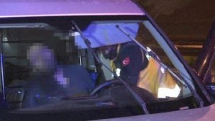 İstanbul'da park halindeki araçta erkek cesedi bulundu