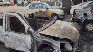 Kaportacıya bırakılan otomobili kundakladı, 8 araç zarar gördü