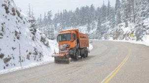 Kar kalınlığı 25 santime ulaşmıştı! Antalya-Konya karayolu trafiğe açıldı
