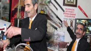 Lakabı: Kral! Takım elbiseli çaycı koyduğu yasakla ünlendi