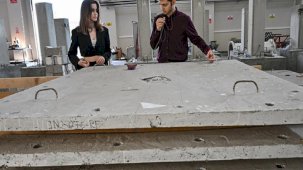 Malatyalı depremzede gençler, avuç içine sığan enkaz dinleme cihazı geliştirdi