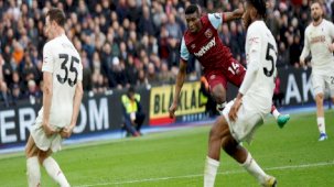 Manchester United, West Ham United'a boyun eğdi