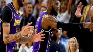NBA'de LeBron James'i çılgına çeviren karar! Üçlüğü sayılmadı