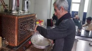 Rizeli çaycının güldüren çözümü: Yarım çay bulunur