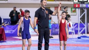 Sivas’ta pehlivanlar mindere çıktı