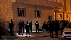 Sokakta ortasında silahlı saldırıya uğradı, olay yerinde hayatını kaybetti