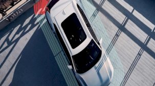 Tesla'dan büyük yenilik: 3 boyutlu kuş bakışı park özelliği yayınlandı!