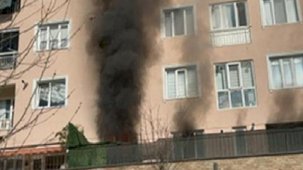 Ümraniye’de 4 katlı binada çıkan yangın kısa sürede söndürüldü