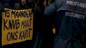 Vitesse taraftarları Hollanda Futbol Federasyonu'nu bastı