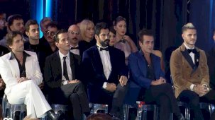 Yılın en iyi erkekleri seçildi! İşte ödül gecesine damga vuran kare...