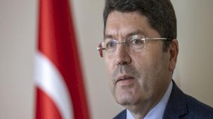 Yılmaz Tunç'tan teröre karşı bildiriye imza atmayan CHP ve DEM Parti'ye tepki