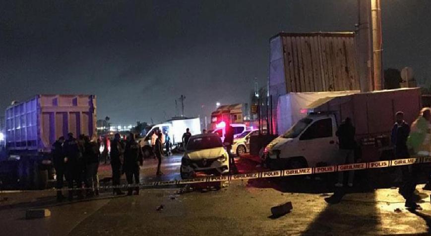 TIR seyyar köfteciye daldı! 5 kişi yaralandı