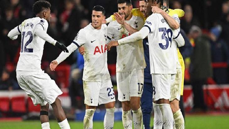 Tottenham, Nottingham Forest deplasmanında 2 golle kazandı!