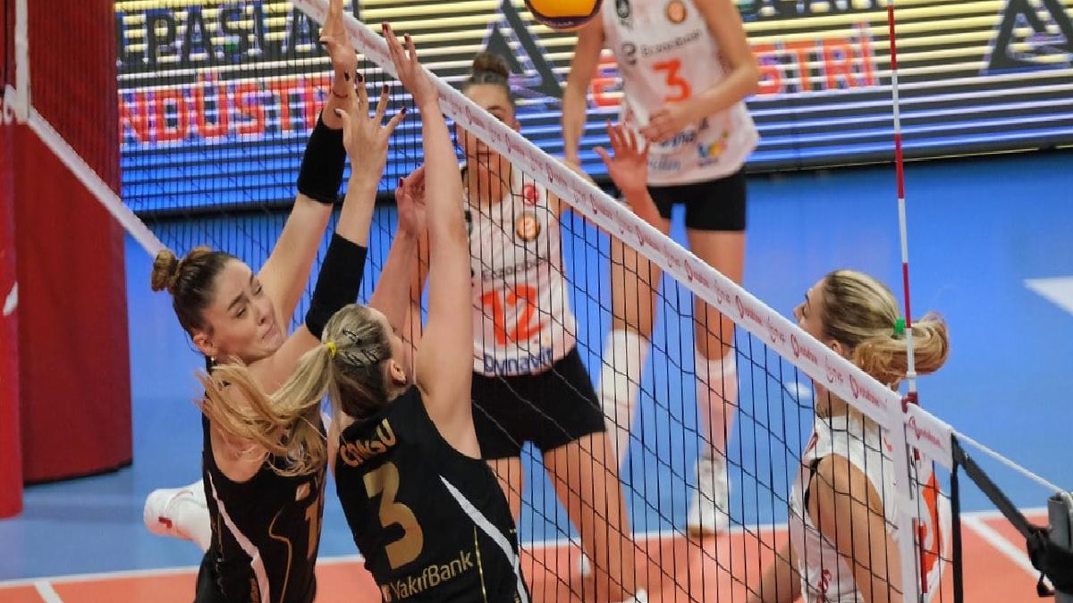VakıfBank'ı yenen Eczacıbaşı, dünya şampiyonu oldu