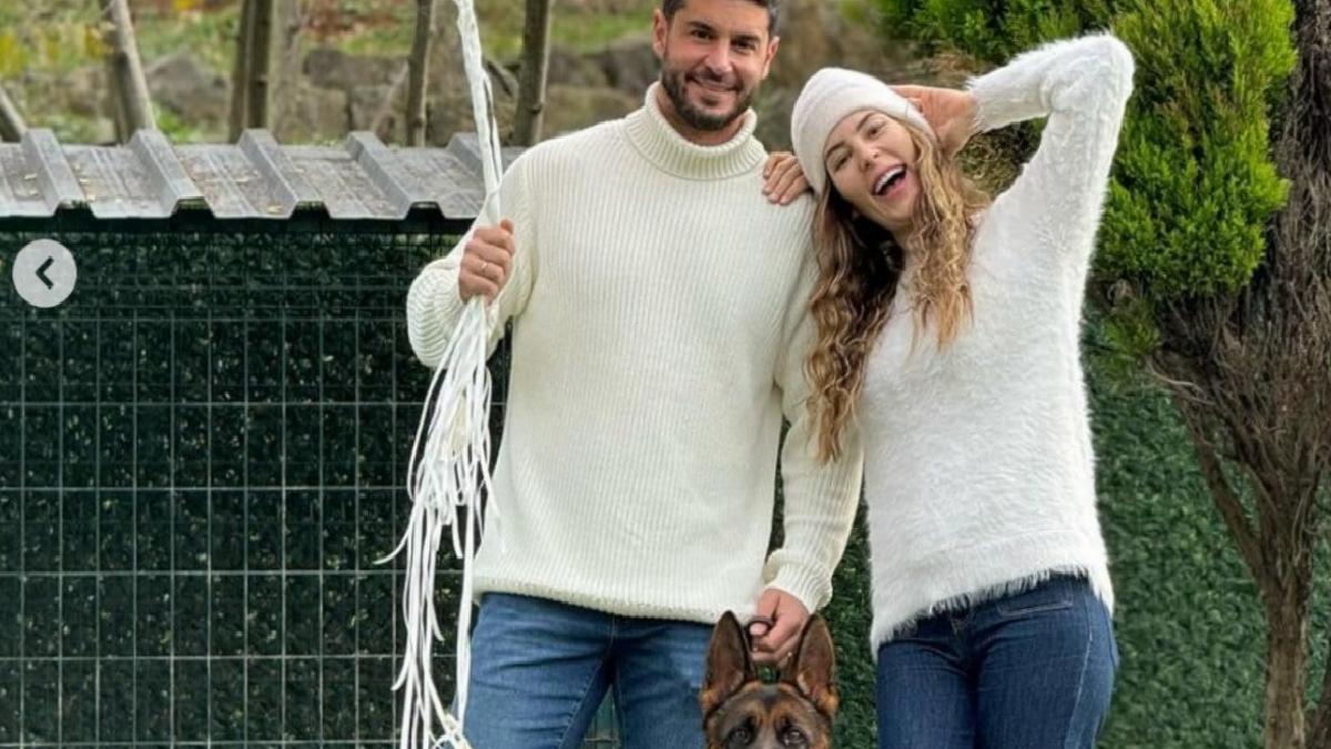 Yıldız Çağrı Atiksoy ve Berk Oktay çiftinin bebeğinin cinsiyeti belli oldu