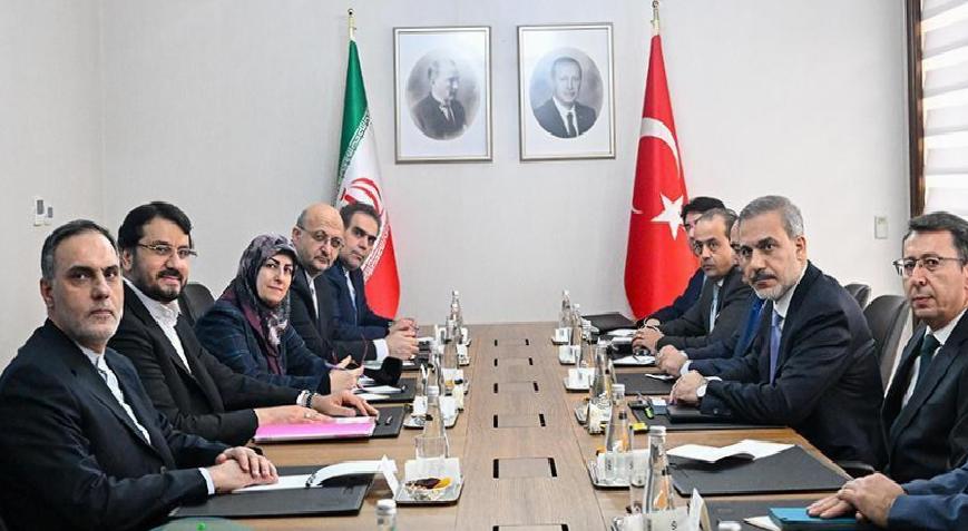 Bakan Fidan, İranlı Bakan Bezrpaş ile görüştü