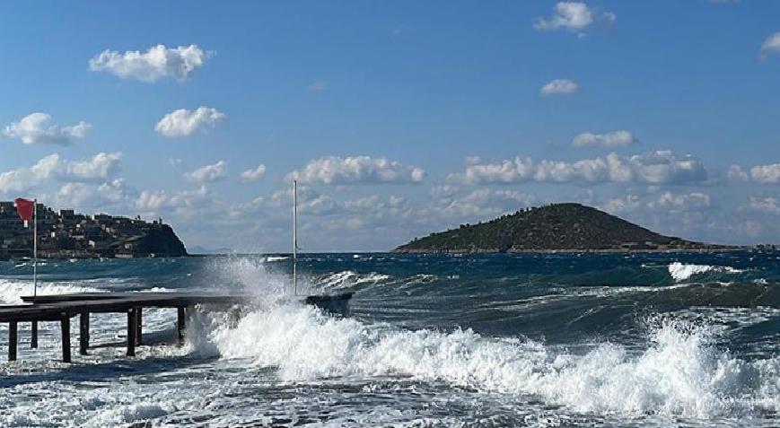 Bodrum’da fırtına! Feribot seferleri iptal edildi