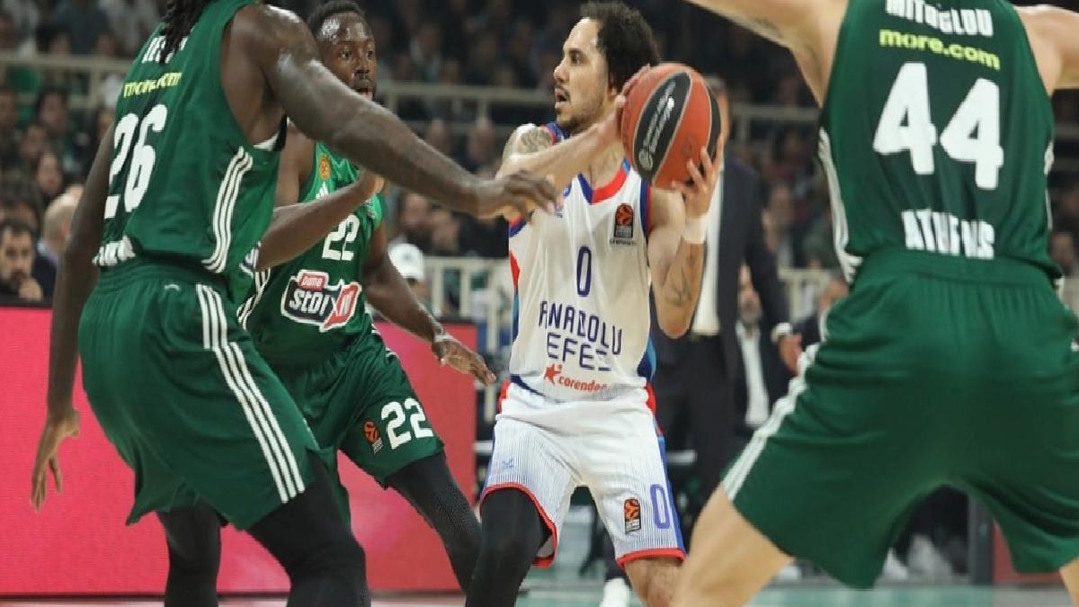 Ergin Ataman'ın Panathinaikos'u Anadolu Efes'i mağlup etti
