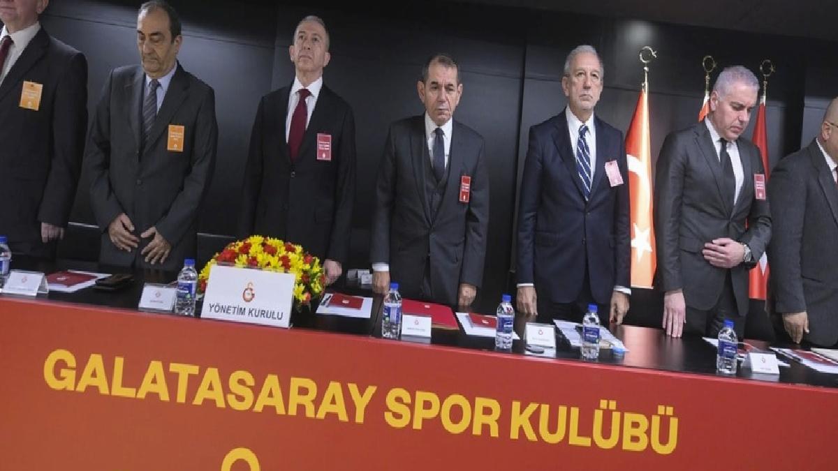 Galatasaray Divan Kurulu'nda olay sözler: Yalı çocuklarının oyuncağı oldu...