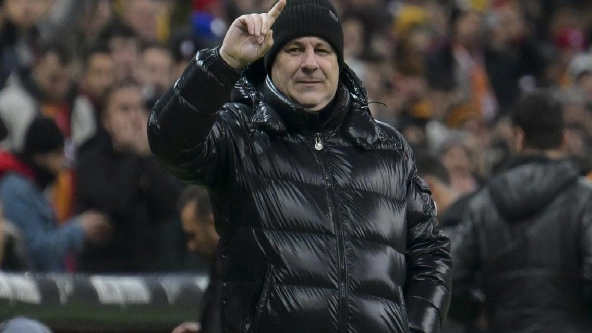 Havalimanında Marius Sumudica ile Fenerbahçeli taraftar arasında gerginlik