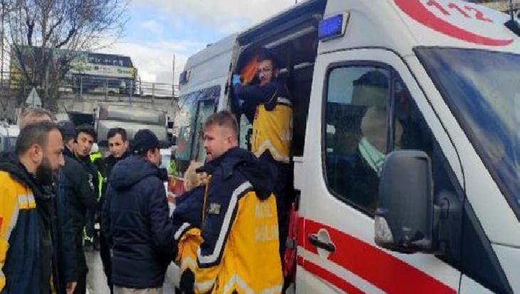 İETT otobüsü alt geçit duvarına çarptı! Yaralılar var