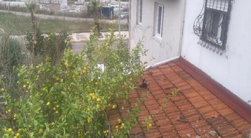 İzmir'de şiddetli fırtına! Eğitime 3 gün ara verildi