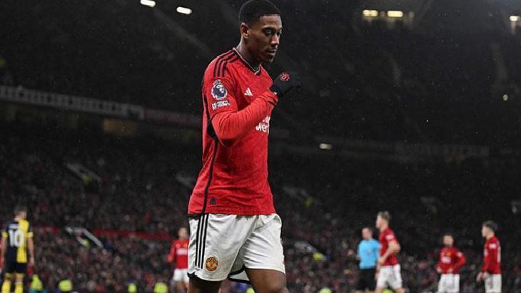 Manchester United'a sakatlık şoku! Yıldız futbolcu 10 hafta yok