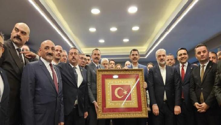 Murat Kurum'dan MHP'ye ziyaret