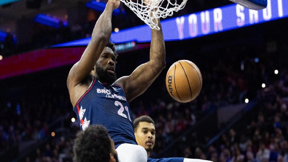 NBA'de 70 sayı barajını geçen oyuncular arasına Joel Embiid de girdi