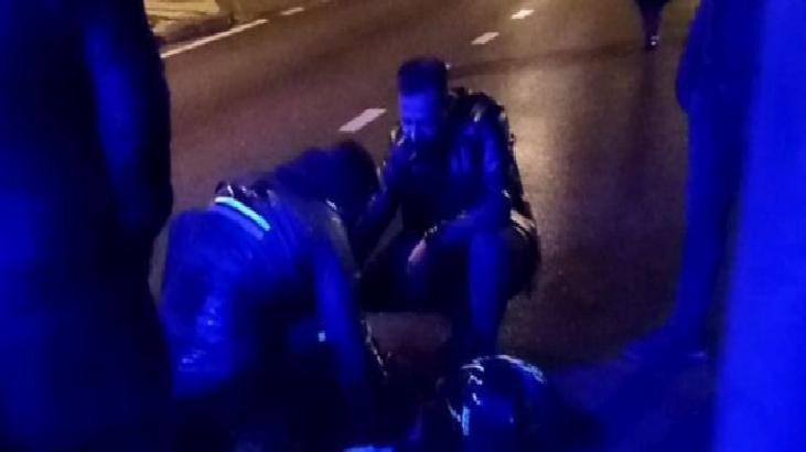 Otomobille çarptı! Yaraladığı yayanın yanında ağladı