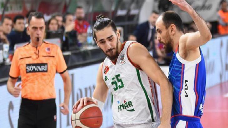 Pınar Karşıyaka, Anadolu Efes'i farklı geçti!