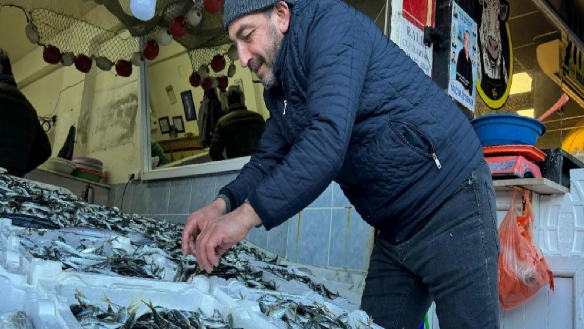 Rize'de hamsi tezgahtaki krallığını istavrite kaptırdı