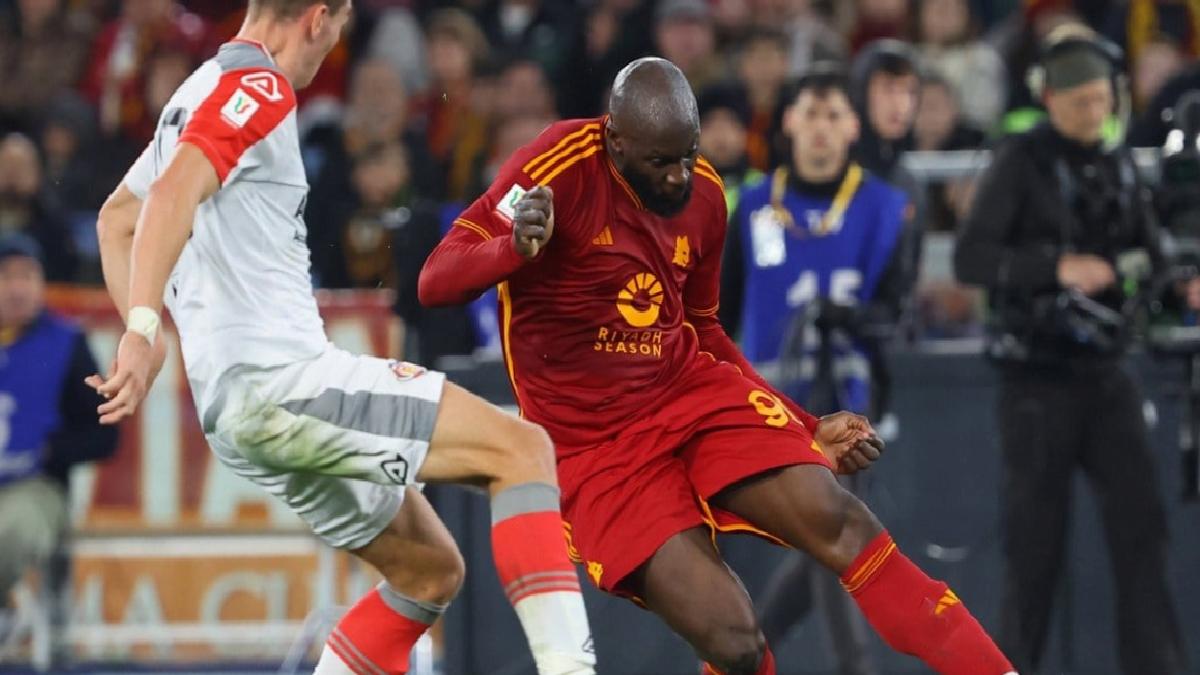 Roma, Cremonese'yi yenerek üst tura yükseldi