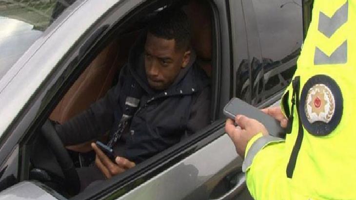Süper Lig yıldızı Leandro Kappel, polis denetimine takıldı! Ne olduğunu anlamadı, telefona sarıldı