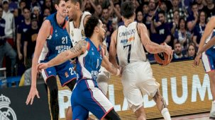 Anadolu Efes dört kez uzatmaya giden maçta Real Madrid'e mağlup oldu