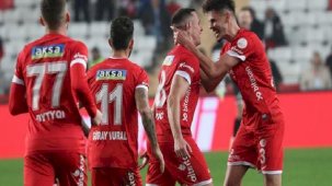 Antalyaspor, Sivasspor engeline takılmadı!