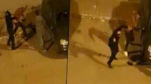 Araçlara zarar verdi mahalleli kırdığı sileceklerle evire çevire dövdü