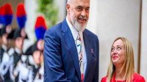 Arnavutluk Anayasa Mahkemesi, İtalya ile göçmen anlaşmasına onay verdi