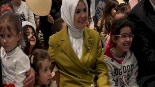 Bakan Mahinur Özdemir Göktaş, çocuklarla bir araya geldi