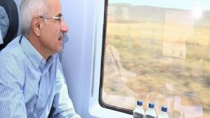 Bakan Uraloğlu rekoru açıkladı! 2 yılda 2 milyon 423 bin 868 yolcu seyahat etti