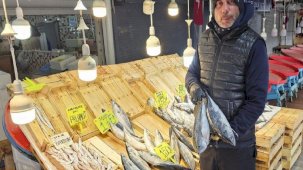 Balıkesir'de fırtına balık fiyatlarını artırdı! Uygun fiyat için havanın düzelmesi bekleniyor