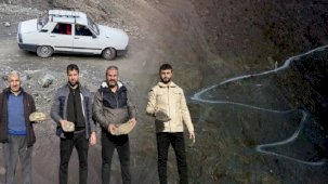 Bildiğiniz tüm yolları unutun: Öyle virajlar var ki küçük araçlar dönemiyor