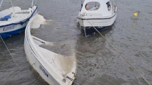 Bodrum’da fırtına alarmı! 2 yelkenli karaya oturdu, balıkçı tekneleri su aldı