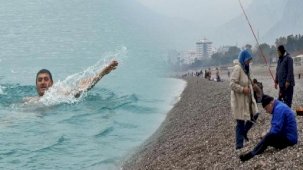 Bu görüntüler bugün çekildi! Kışın ortasında deniz keyfi