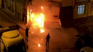 Bursa'da korkutan yangın! Kamyonette çıktı, iş yerine sıçradı...