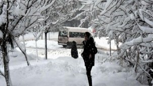 Eğitime kar engeli! 44 köy yolu ulaşıma kapandı